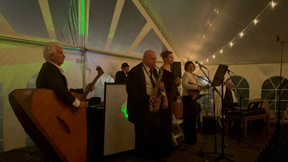 Russian-Jewish Wedding, Saturday October 8 2022, 10-08-2022, Tasting Room & Taphouse at Mount Ida Reserve 5600 Moonlight Dr Scottsville VA 24590, Leonid Bruk (contrabass-balalaika), Sasha Barder (saxophone), singer Vera Bergman, Elina Karokhina (balalaika), Rafael Javadov (violin, keyboard), Michael Barranco (drums), Mikhail Smirnov (guitar, garmoshka, vocals)