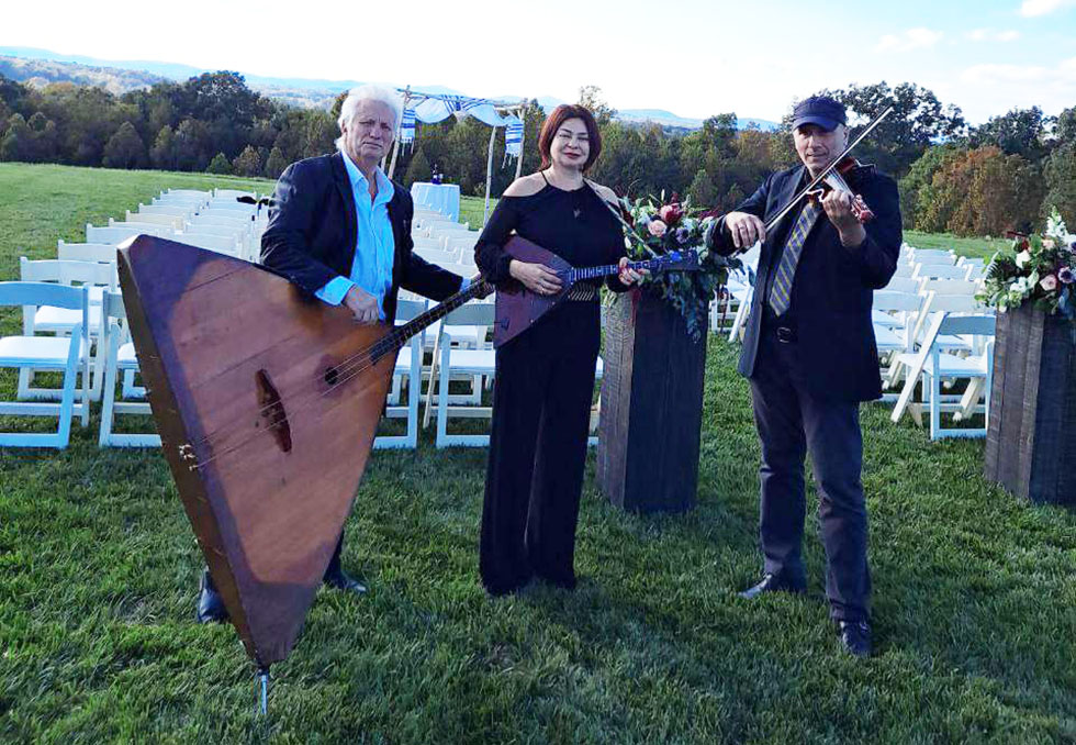 Russian-Jewish Wedding, Saturday October 8 2022, 10-08-2022, Tasting Room & Taphouse at Mount Ida Reserve 5600 Moonlight Dr Scottsville VA 24590, Leonid Bruk (contrabass-balalaika), Elina Karokhina (balalaika), Rafael Javadov (violin)